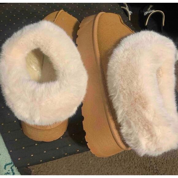 Slippers - Picture 2 of 2